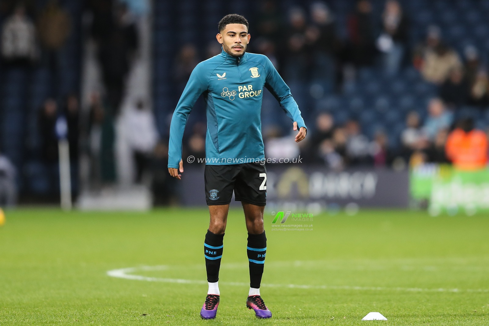 Kaine Kesler Hayden of Preston North End during the pre-game warm up ahead of the Sky Bet Championship match West Bromwich Albion vs Preston North End at The Hawthorns, West Bromwich, United Kingdom, 1st January 2025

(Photo by Gareth Evans/News Images)