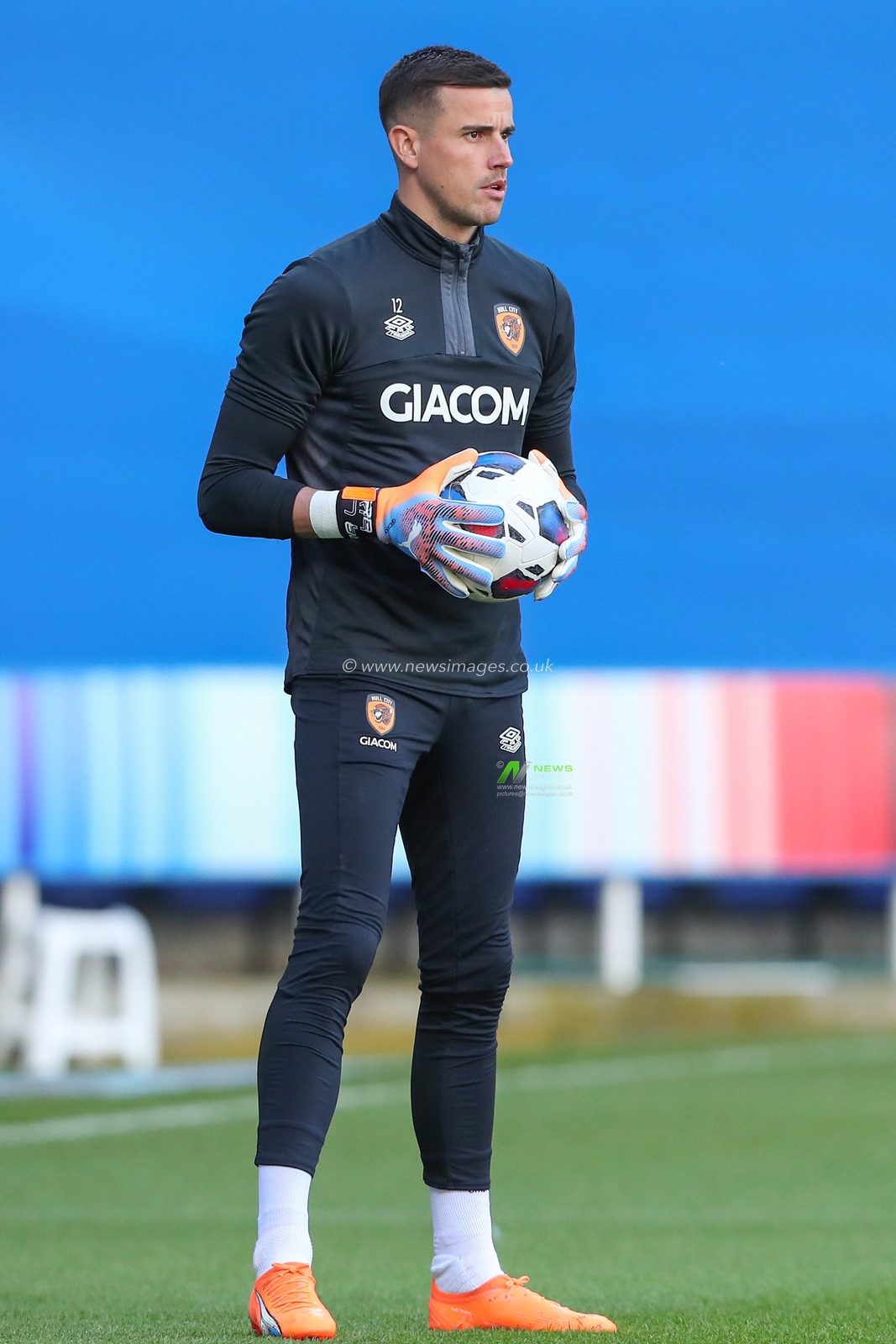 Karl Darlow #12 of Hull City during the pre-game warm up ahead of the Sky Bet Championship match Reading vs Hull City at Select Car Leasing Stadium, Reading, United Kingdom, 18th March 2023

(Photo by Gareth Evans/News Images)