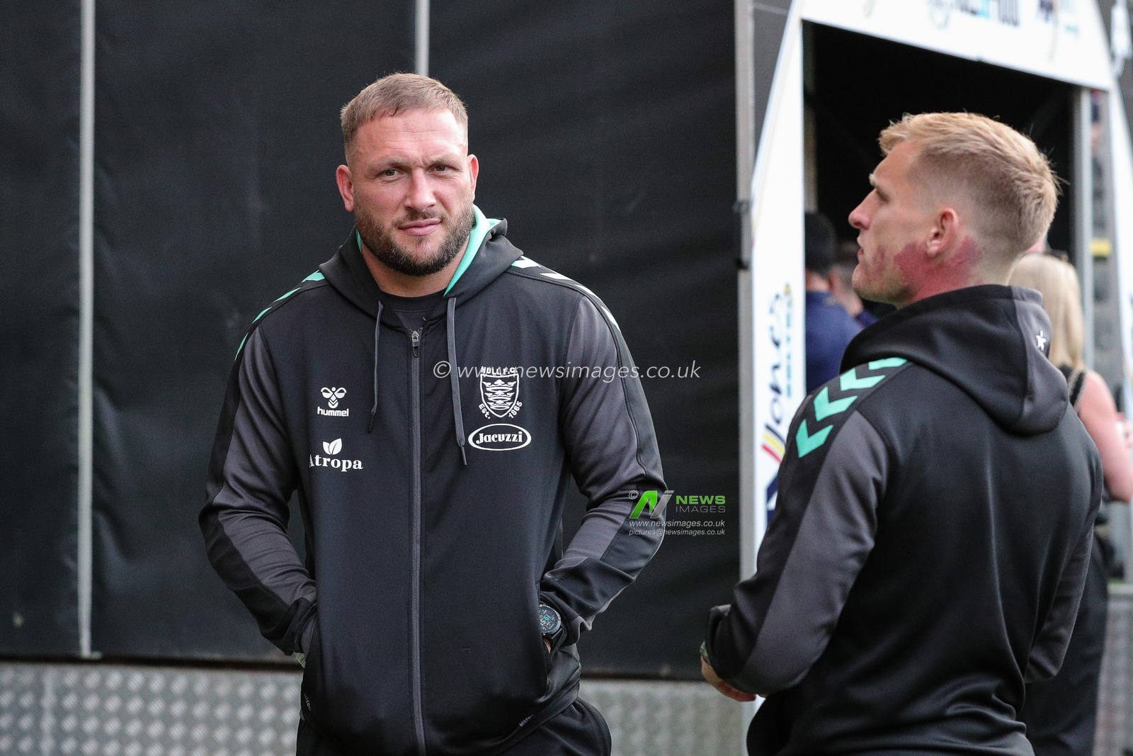 Josh Griffin #23 of Hull FC is seen with his team mates as he serves a 7 match ban ahead of the Betfred Super League Round 16 match Hull FC vs St Helens at MKM Stadium, Hull, United Kingdom, 22nd June 2023

(Photo by James Heaton/News Images)