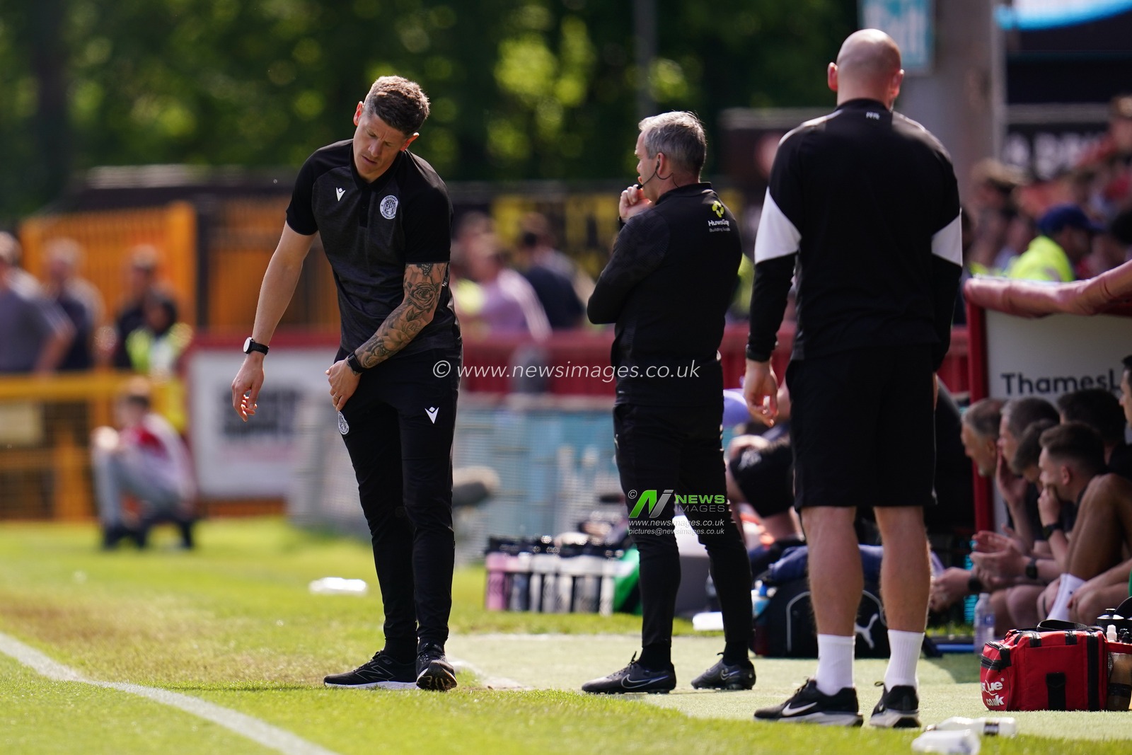 Alex Revell manager of Stevenage during the Sky Bet League One Playoffs Semi-Final match Stevenage vs Stockport County at Lamex Stadium, Stevenage, United Kingdom on 09 May 2026

(Photo by Harvey Murphy/News Images)