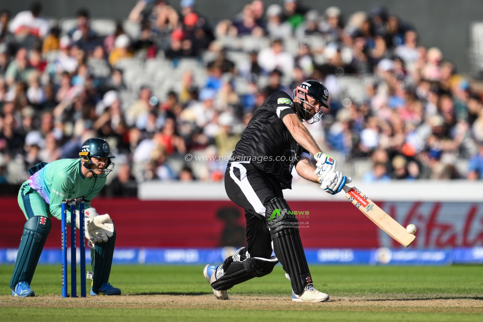 Paul Walter of Manchester Originals plays a shot during the The Hundred match Manchester Originals vs Oval Invincibles at Old Trafford, Manchester, United Kingdom, 6th August 2024

(Photo by Craig Thomas/News Images)