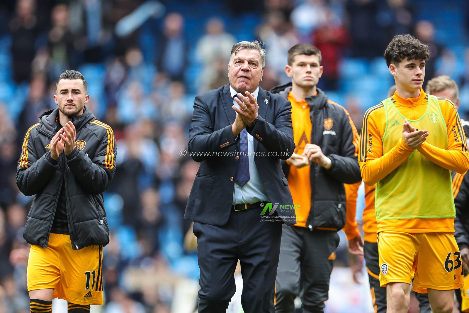 Sam Allardyce Manager of Leeds United applauds the fans at the end of the Premier League match Manchester City vs Leeds United at Etihad Stadium, Manchester, United Kingdom, 6th May 2023

(Photo by Mark Cosgrove/News Images)