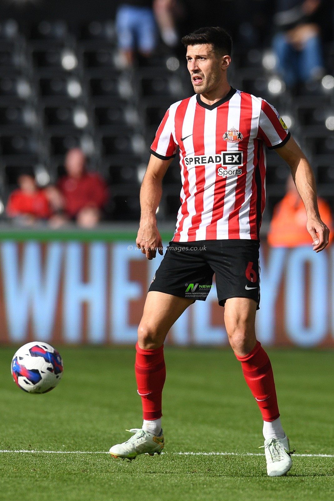 Danny Batth #6 of Sunderland during the Sky Bet Championship match Swansea City vs Sunderland at Swansea.com Stadium, Swansea, United Kingdom, 8th October 2022

(Photo by Mike Jones/News Images)