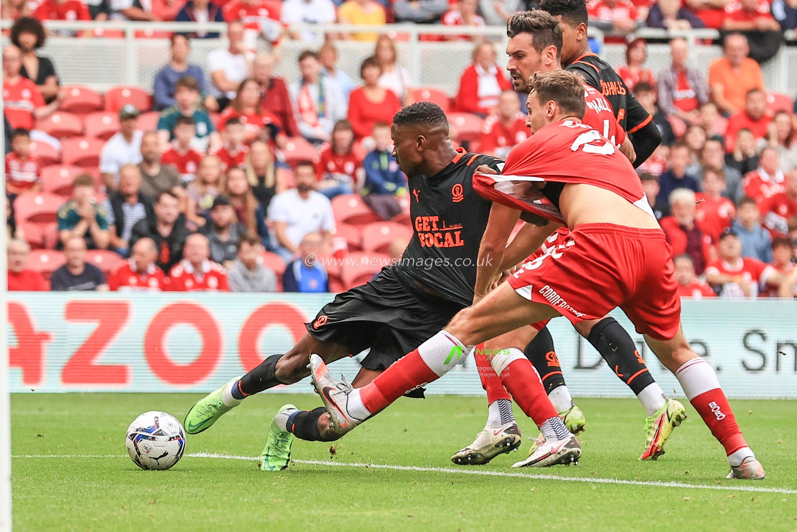 Marvin Ekpiteta #21 of Blackpool scores to make it 1-1