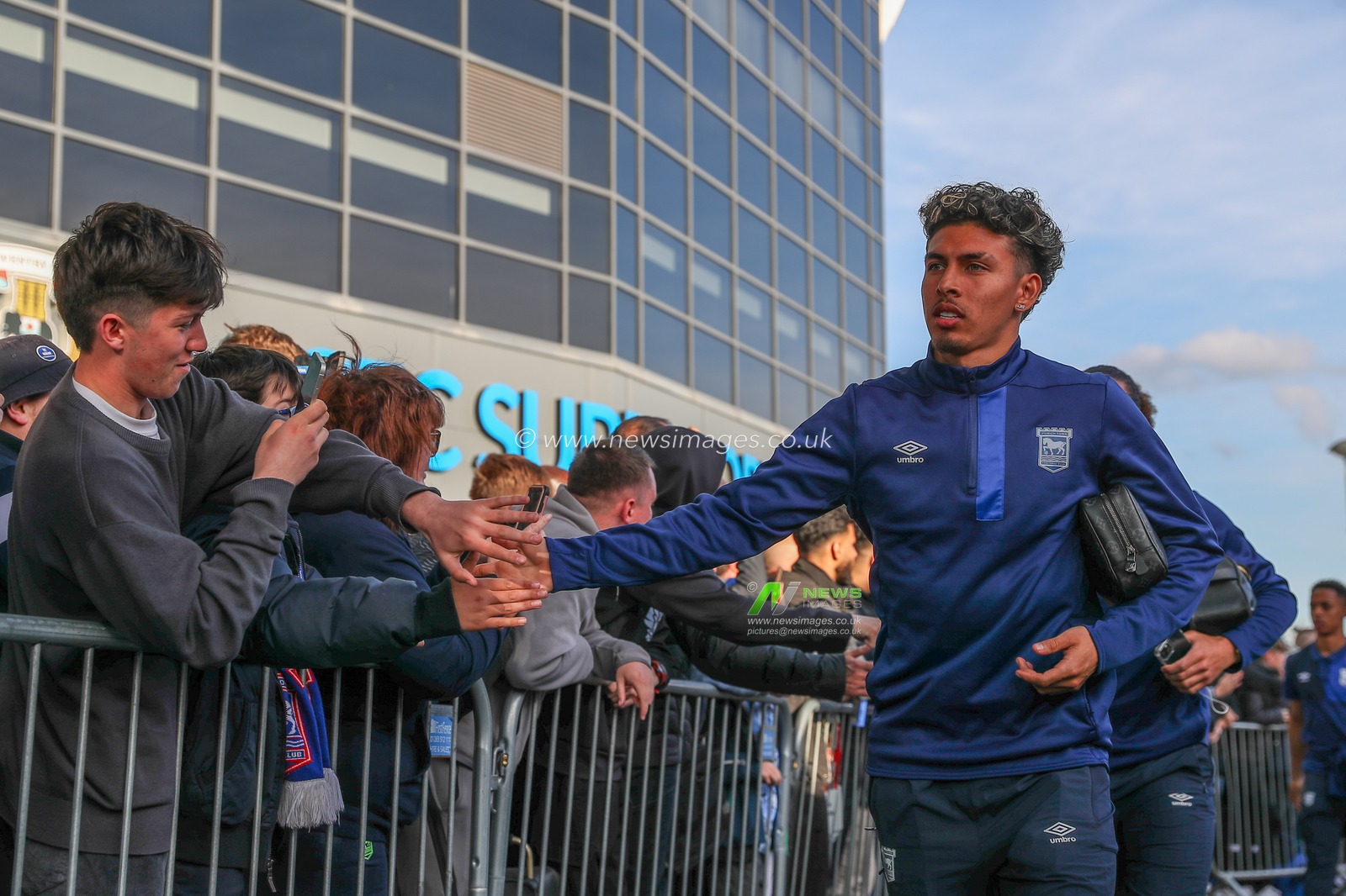 Jeremy Sarmiento of Ipswich Town arrives during the Sky Bet Championship match Coventry City vs Ipswich Town at Coventry Building Society Arena, Coventry, United Kingdom, 30th April 2024

(Photo by Gareth Evans/News Images)