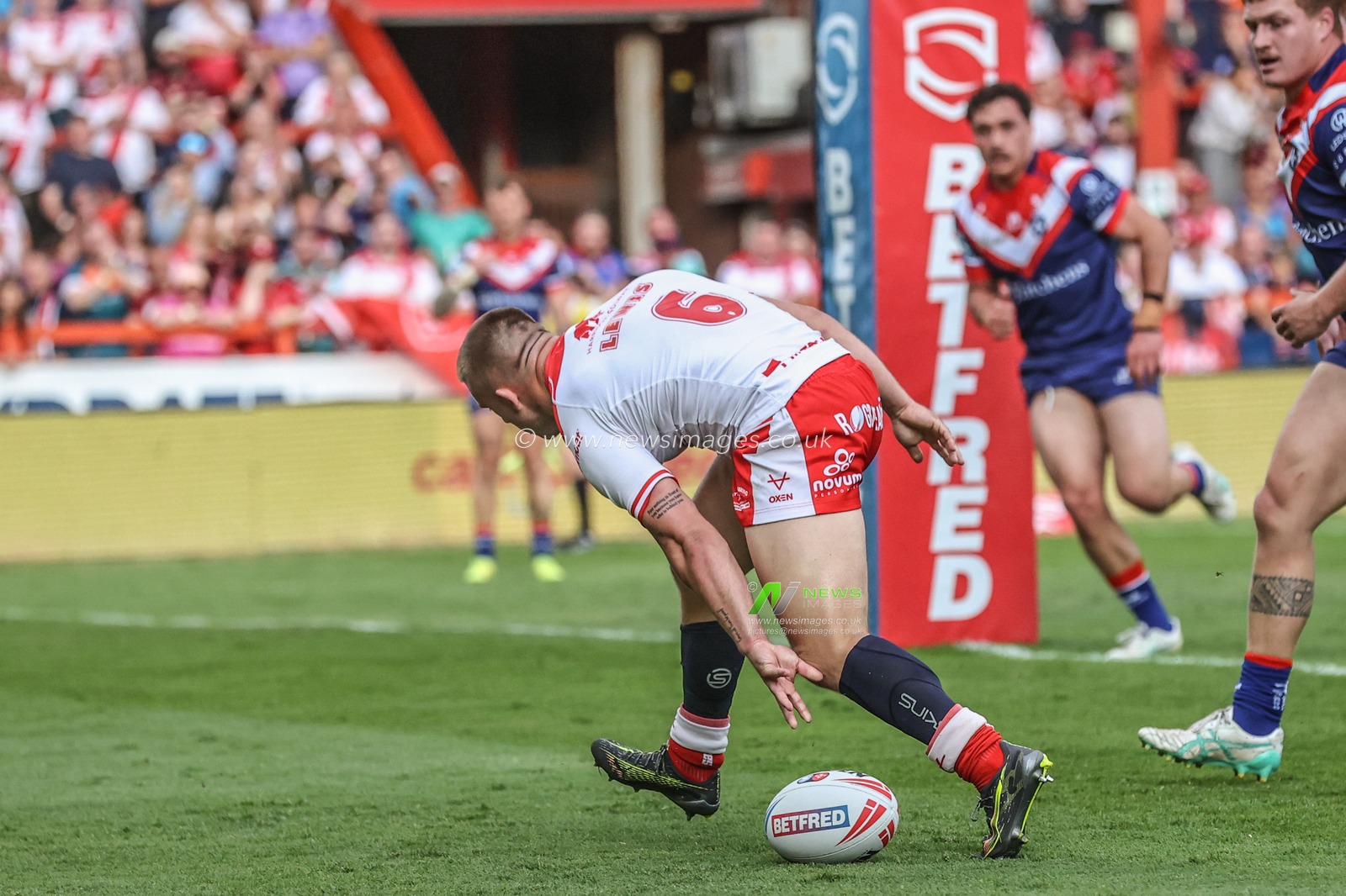 Mikey Lewis of Hull KR goes over for a try however it is given no try by video referee during the Betfred Super League round 16 match Hull KR vs Wakefield Trinity at Sewell Group Craven Park, Kingston upon Hull, United Kingdom, 27th June 2025

(Photo by Alfie Cosgrove/News Images)