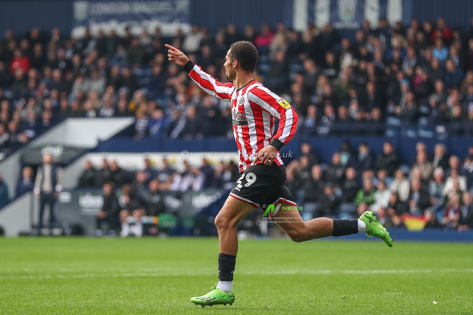 Iliman Ndiaye #29 of Sheffield United celebrates his goal to make it 0-1 during the Sky Bet Championship match West Bromwich Albion vs Sheffield United at The Hawthorns, West Bromwich, United Kingdom, 29th October 2022

(Photo by Gareth Evans/News Images)
