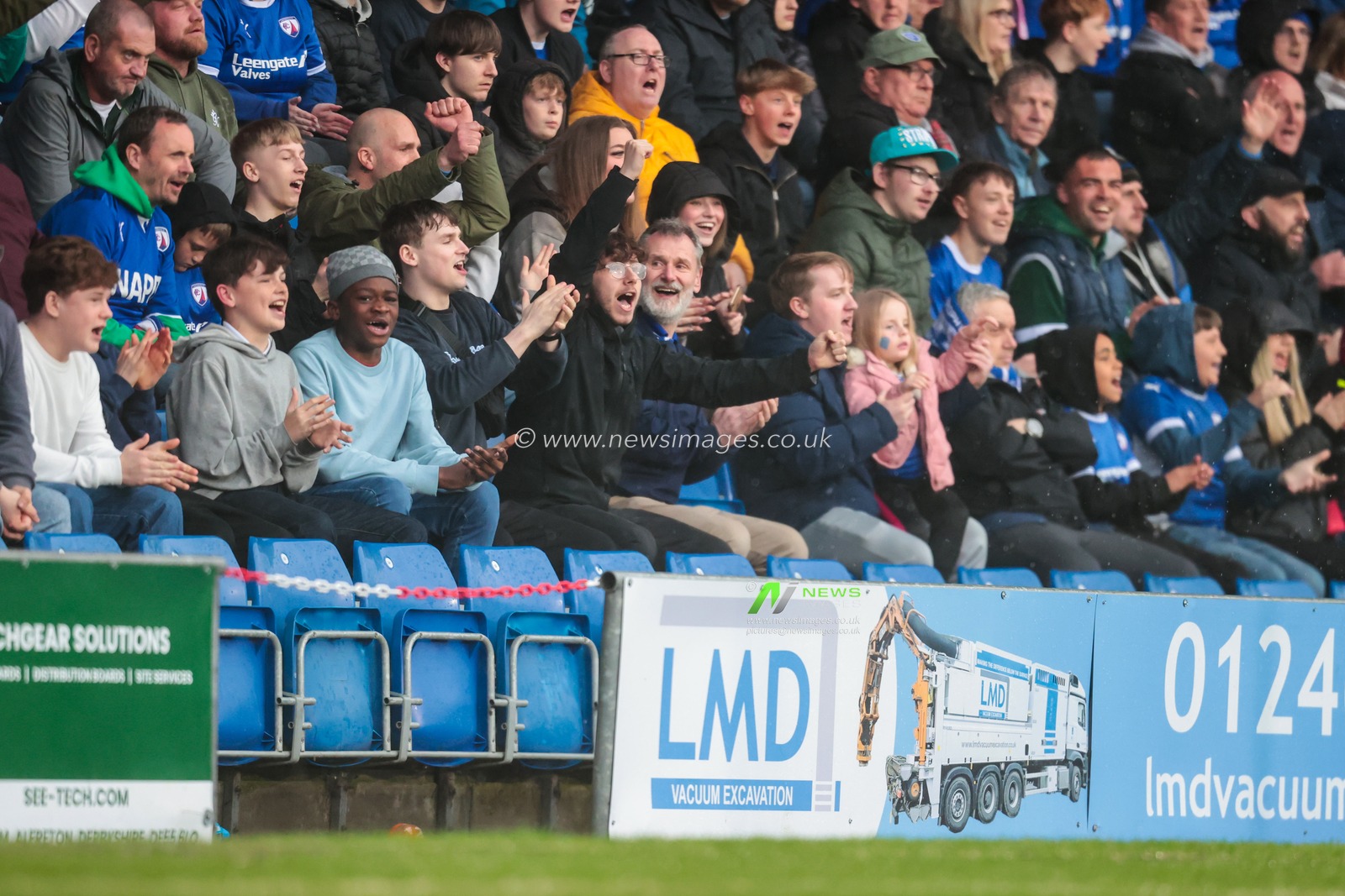 Chesterfield fans during the Sky Bet League 2 match Chesterfield vs Harrogate Town at SMH Group Stadiumact Stadium, Chesterfield, United Kingdom, 22nd March 2025

(Photo by Richard Bierton/News Images)