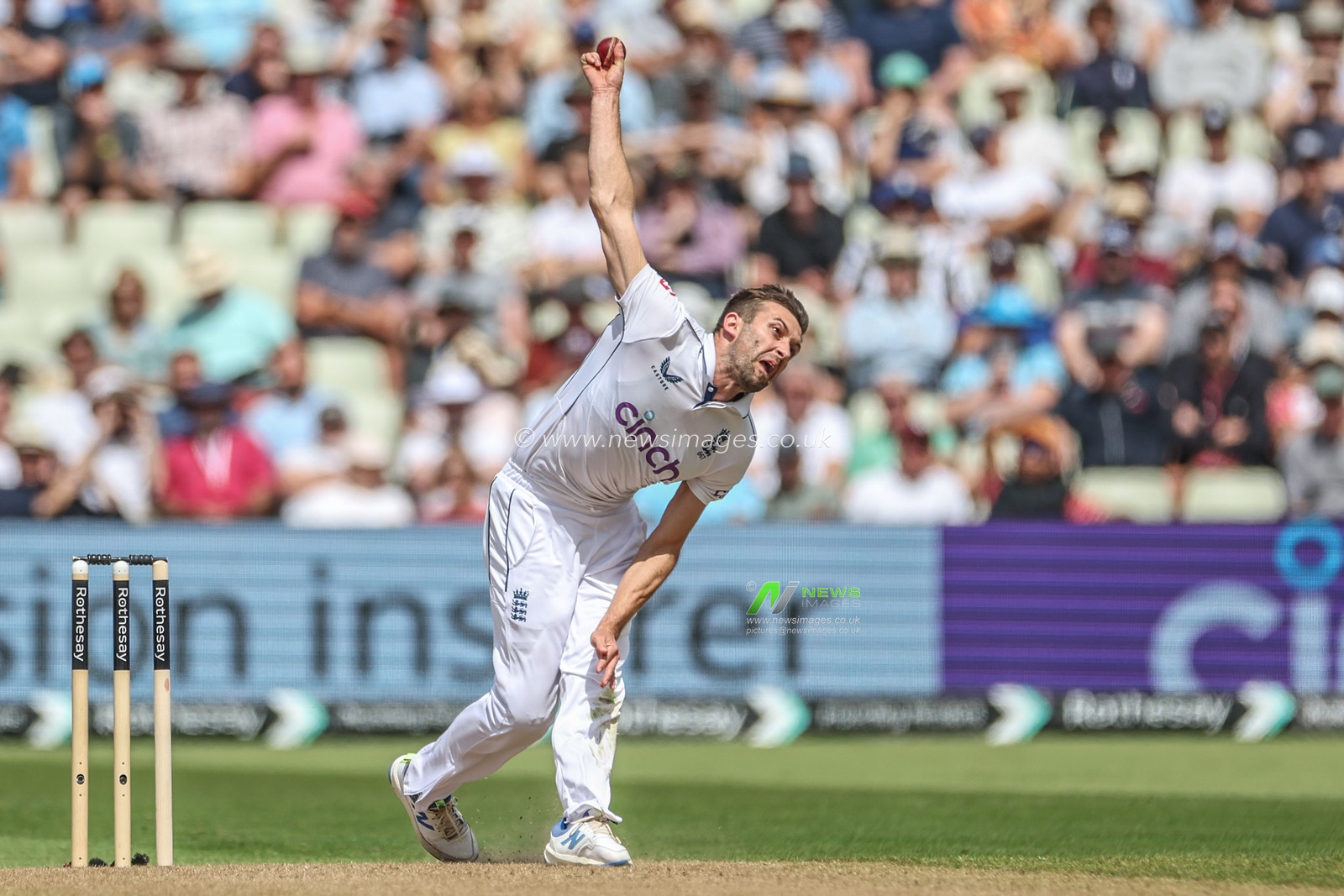 Mark Wood of England bowls out Kraigg Brathwaite of West Indies during the 3rd Rothesay Test Match Day One match England vs West Indies at Edgbaston, Birmingham, United Kingdom, 26th July 2024

(Photo by Mark Cosgrove/News Images)
