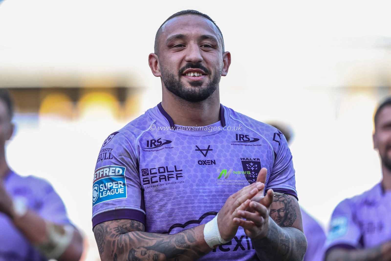 Elliot Minchella of Hull KR applauds the fans after the game during the Betfred Super League Round 6 match Huddersfield Giants vs Hull KR at John Smith's Stadium, Huddersfield, United Kingdom, 30th March 2025

(Photo by Alfie Cosgrove/News Images)