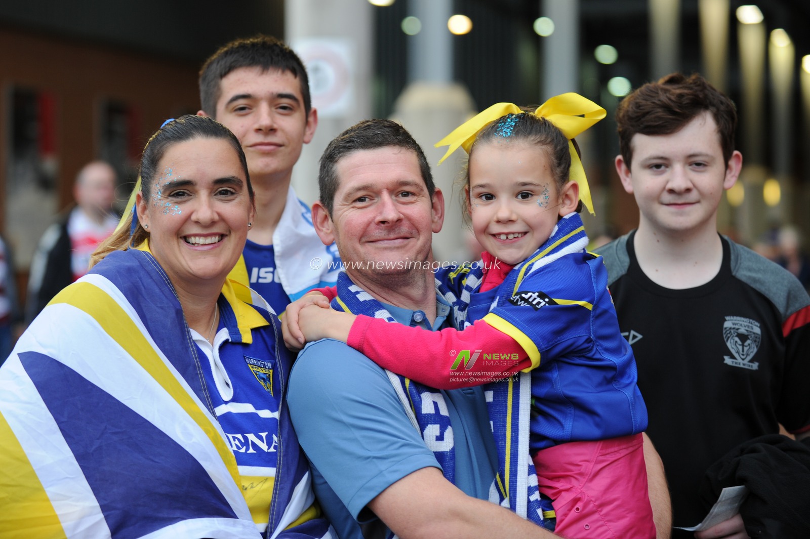 13th October 2018 , Old Trafford,  Manchester, England;  Betfred Super League Grand Final, Wigan Warriors v Warrington Wolves; A family event for these Warrington fans


Credit: Richard Long/News Images