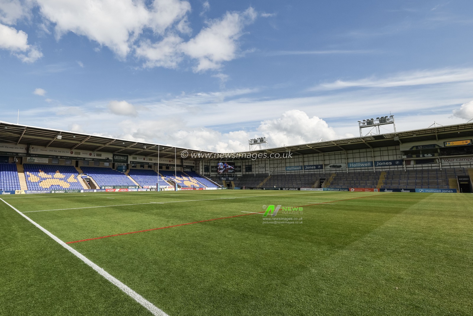 A general view of the Halliwell Jones Stadium during the Betfred Super League Round 13 match Warrington Wolves vs Castleford Tigers at Halliwell Jones Stadium, Warrington, United Kingdom, 30th May 2025

(Photo by Mark Cosgrove/News Images)