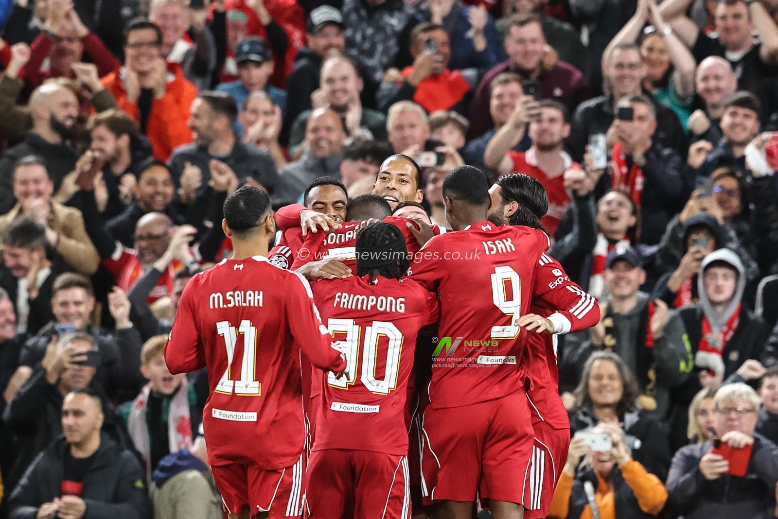 Andy Robertson of Liverpool celebrates his goal to make it 1-0 with team mates during the UEFA Champions League, League Stage Liverpool vs Atletico Madrid at Anfield, Liverpool, United Kingdom, 17th September 2025

(Photo by Alfie Cosgrove/News Images)