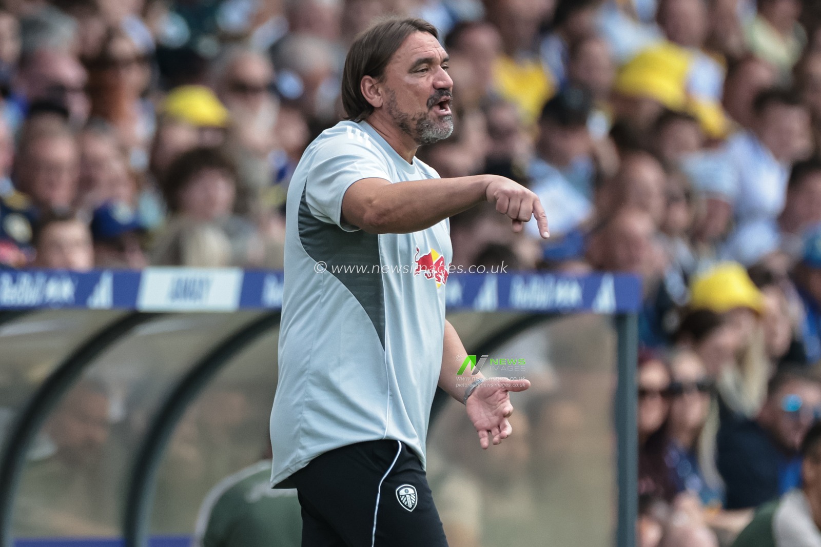Daniel Farke manager of Leeds United gives his team instructions during the Pre-season friendly match Leeds United vs Villarreal at Elland Road, Leeds, United Kingdom, 2nd August 2025

(Photo by Mark Cosgrove/News Images)