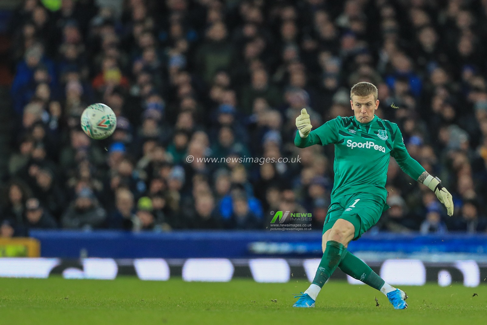 18th December 2019, Goodison Park, Liverpool, England; Carabao Cup, Everton v Leicester City : Jordan Pickford (1) of Everton in action during the game 

Credit: Mark Cosgrove/News Images