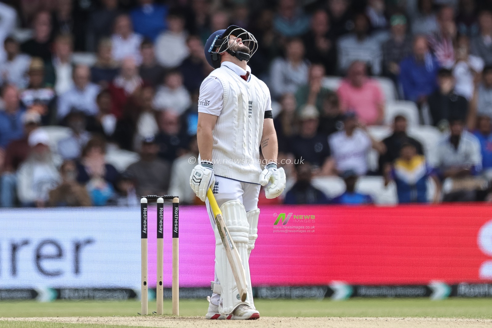 A dejected Ben Duckett of England after heâ€™s dismissed on 149 during the 1st Rothesay Test Match Day 5 England vs India at Headingley Cricket Ground, Leeds, United Kingdom, 24th June 2025

(Photo by Mark Cosgrove/News Images)