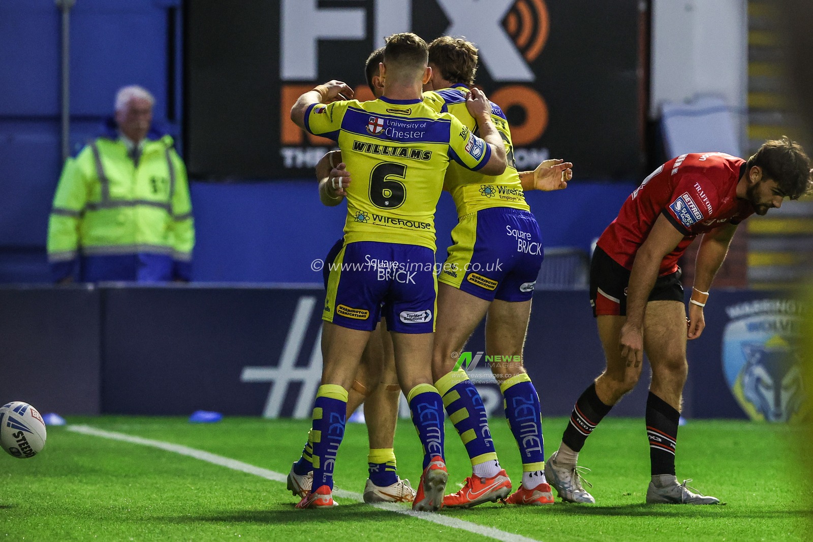 Matt Dufty of Warrington Wolves celebrates his try during the Betfred Super League Round 24 match Warrington Wolves vs Salford Red Devils at Halliwell Jones Stadium, Warrington, United Kingdom, 29th August 2025

(Photo by Alfie Cosgrove/News Images)
