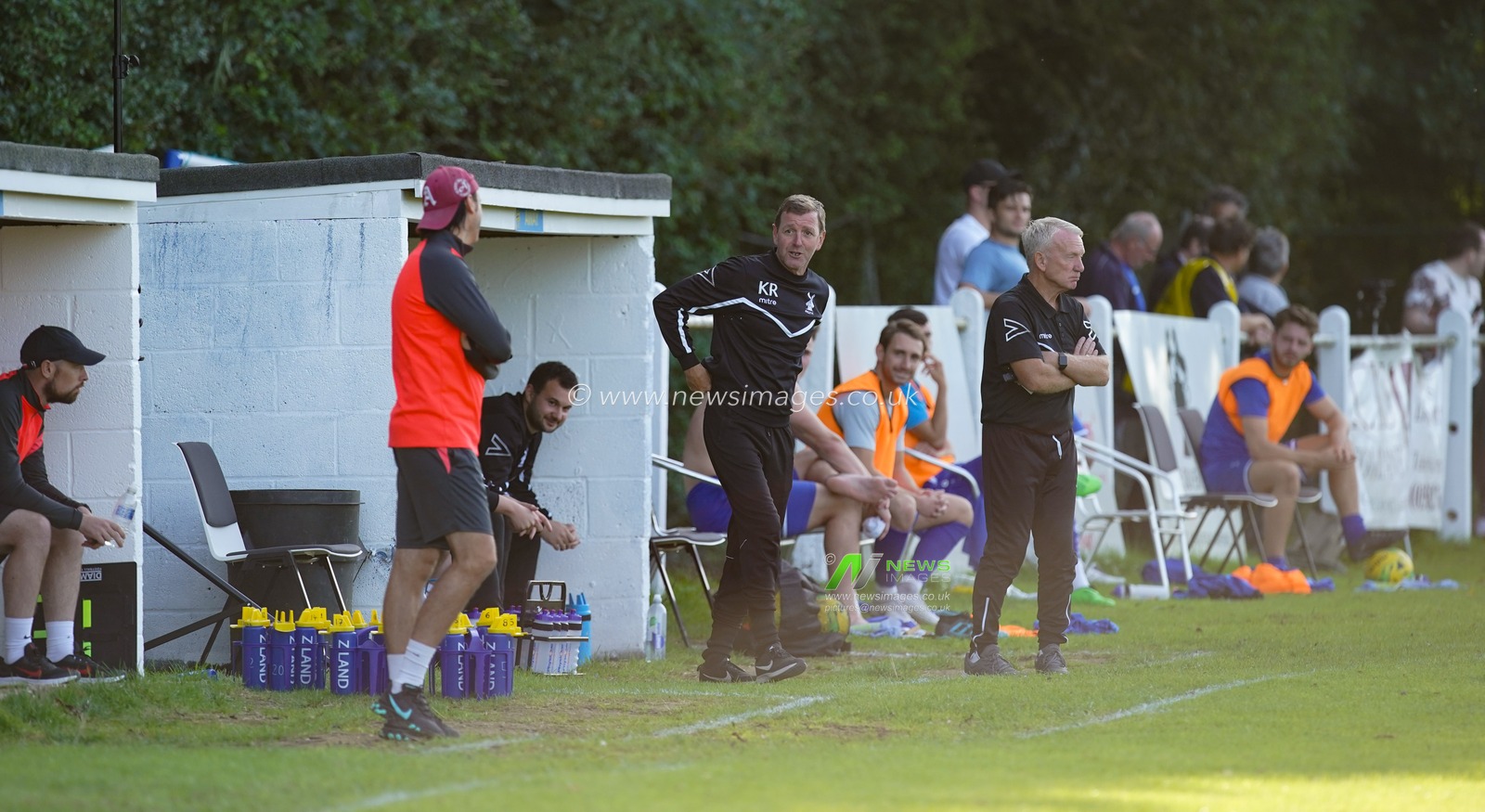 Mickey Nathan Manager of Harpenden Town FC has some banter with Keith Rowland of Aveley. Aveley beat Harpenden Town FC 3:0