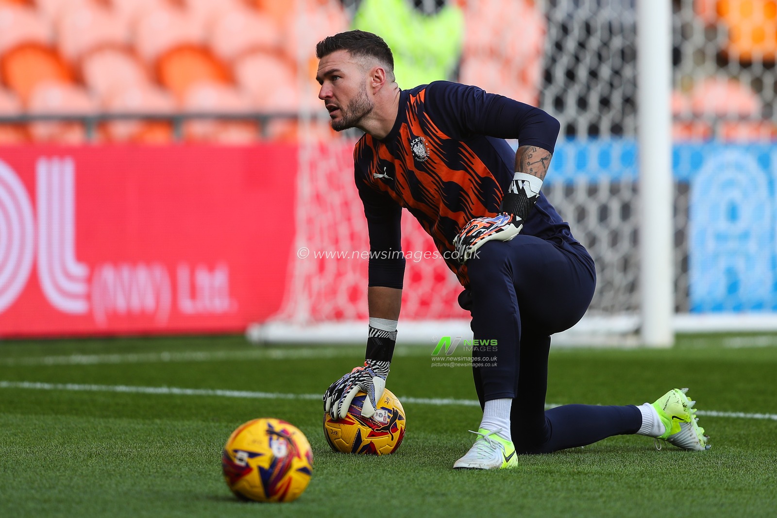 Richard O'Donnell of Blackpool during the pre-game warm up ahead of the Sky Bet League 1 match Blackpool vs Northampton Town at Bloomfield Road, Blackpool, United Kingdom, 16th November 2024

(Photo by Gareth Evans/News Images)