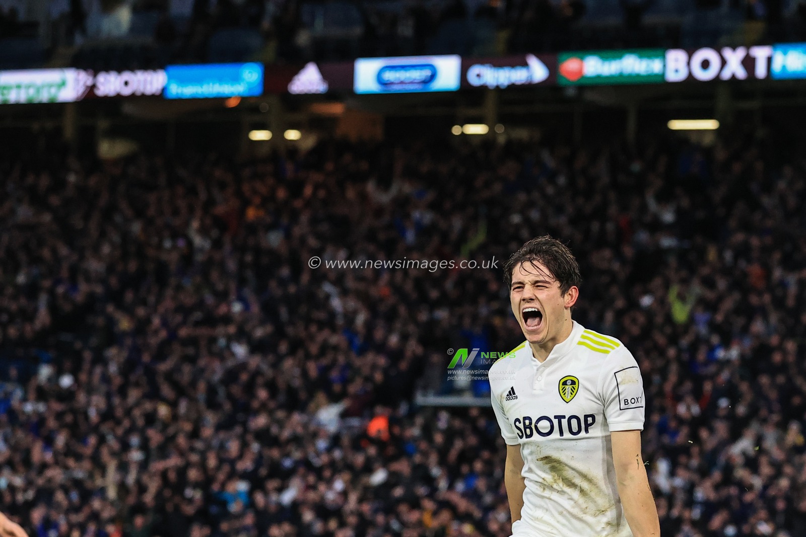 Daniel James #20 of Leeds United celebrates his goal to make it 3-1