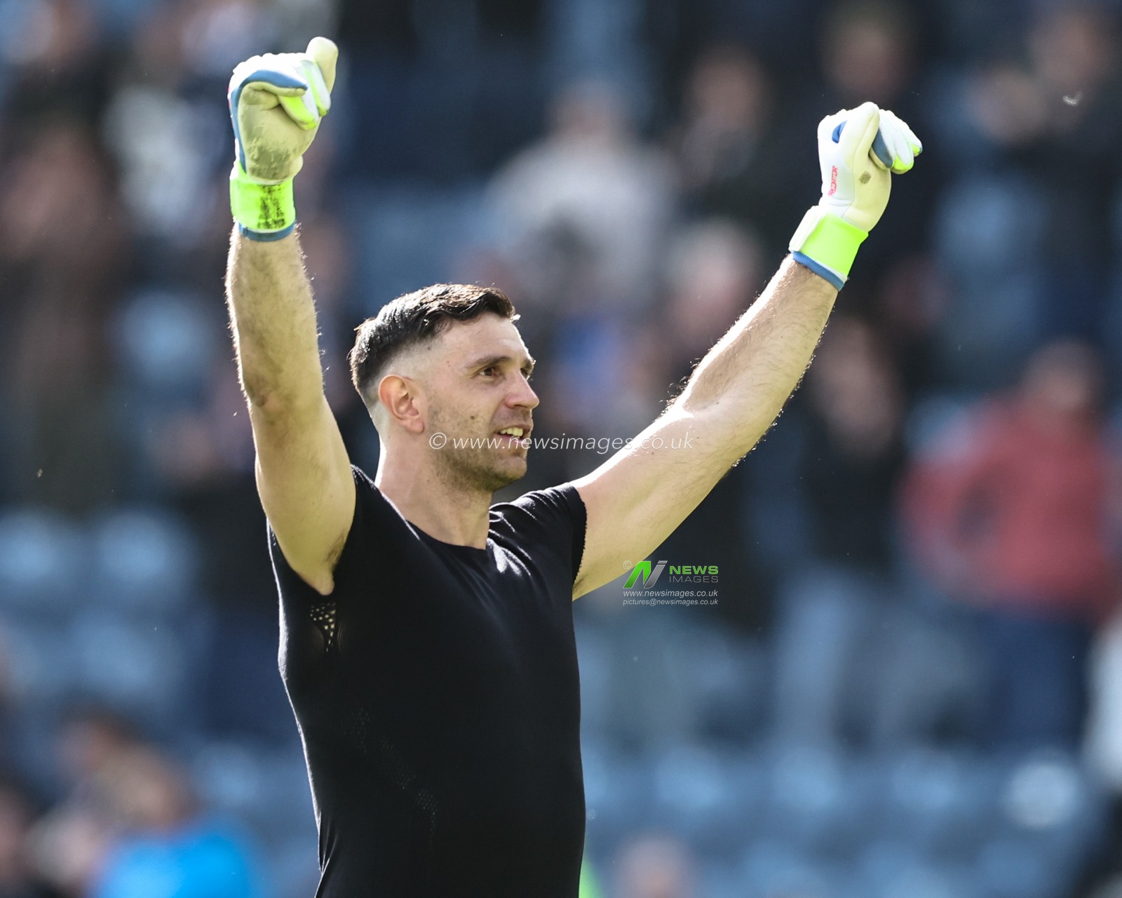 Emiliano MartÃ­nez of Aston Villa celebrates the 0-3 win with the fans during the Emirates FA Cup Quarter-finals match Preston North End vs Aston Villa at Deepdale, Preston, United Kingdom, 30th March 2025

(Photo by Mark Cosgrove/News Images)