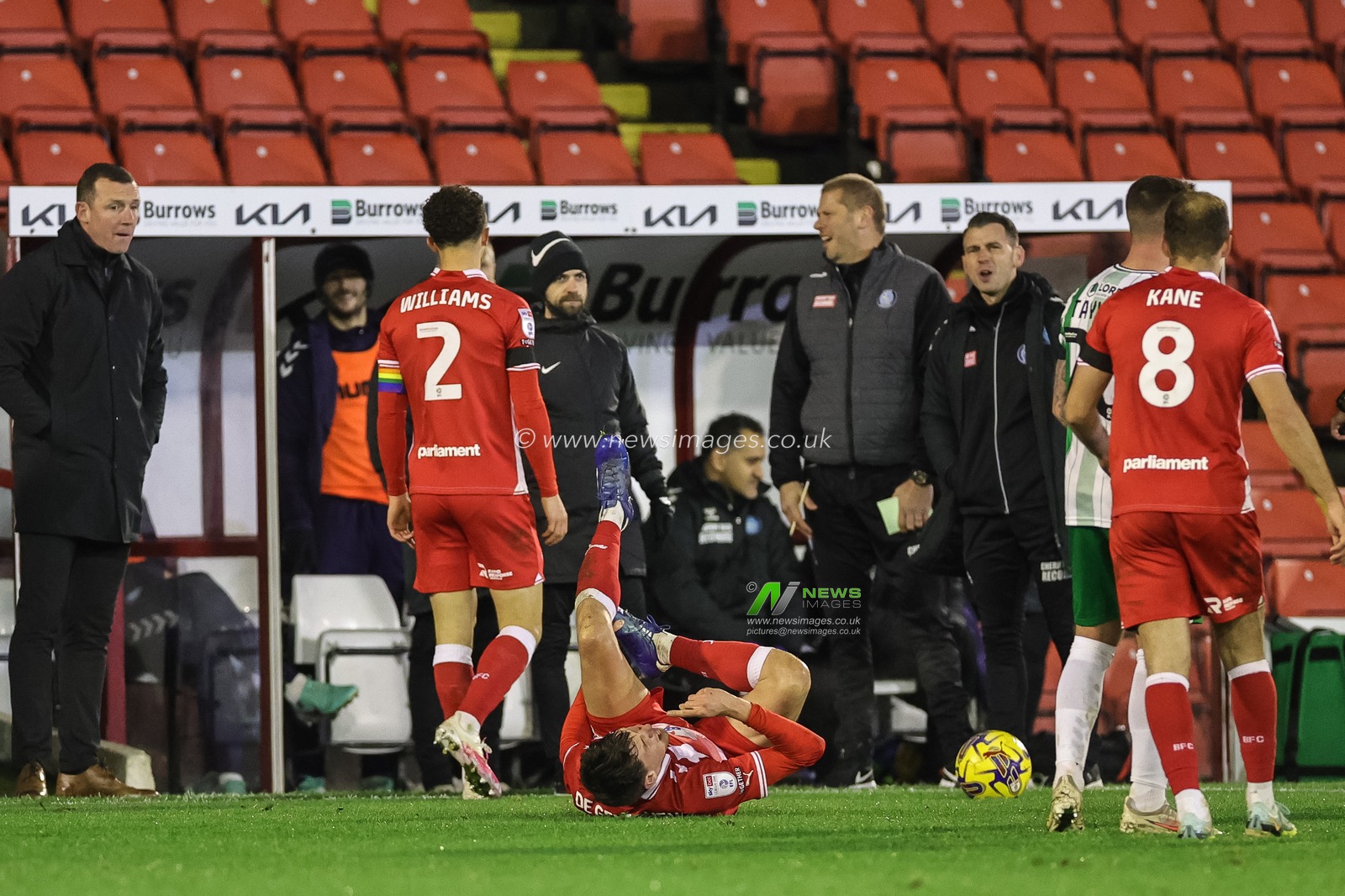 MaÃ«l de Gevigney #6 of Barnsley takes a knock during the Sky Bet League 1 match Barnsley vs Wycombe Wanderers at Oakwell, Barnsley, United Kingdom, 28th November 2023

(Photo by Mark Cosgrove/News Images)