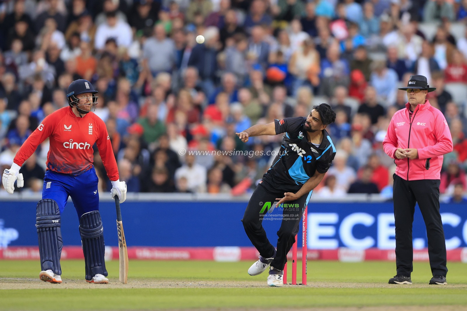 Ish Sodhi #61 of New Zealand in bowling action during the Second Vitality T20 International match England vs New Zealand at Old Trafford, Manchester, United Kingdom, 1st September 2023

(Photo by Conor Molloy/News Images)