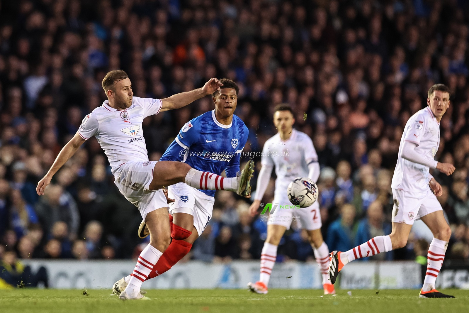 Herbie Kane of Barnsley in action during the Sky Bet League 1 match Portsmouth vs Barnsley at Fratton Park, Portsmouth, United Kingdom, 16th April 2024

(Photo by Mark Cosgrove/News Images)