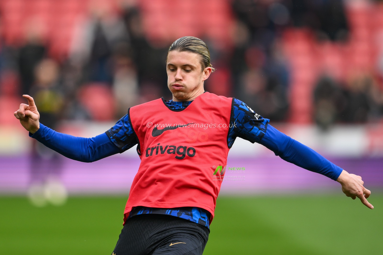 Conor Gallagher of Chelsea during the pre-game warmup ahead of the Premier League match Sheffield United vs Chelsea at Bramall Lane, Sheffield, United Kingdom, 7th April 2024

(Photo by Craig Thomas/News Images)