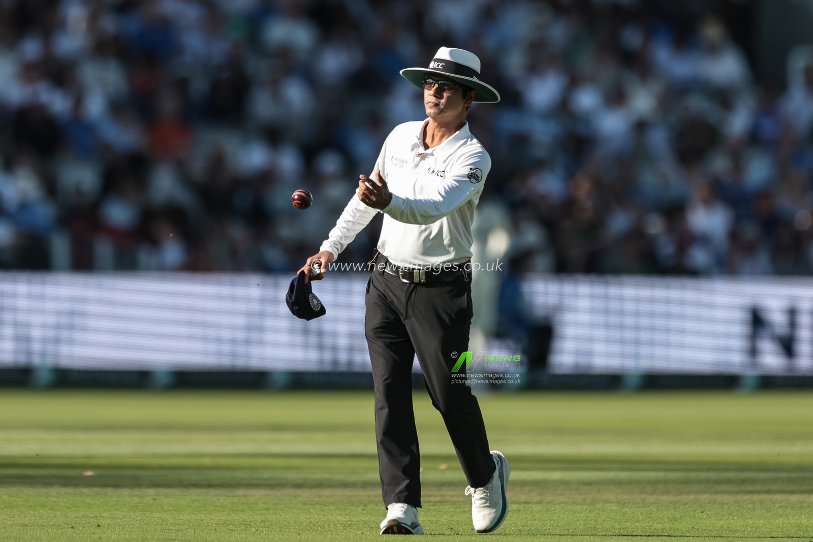 India take the new ball during the 3rd Rothesay Test Match Day 1 England v India at Lords, London, United Kingdom, 10th July 2025

(Photo by Mark Cosgrove/News Images)