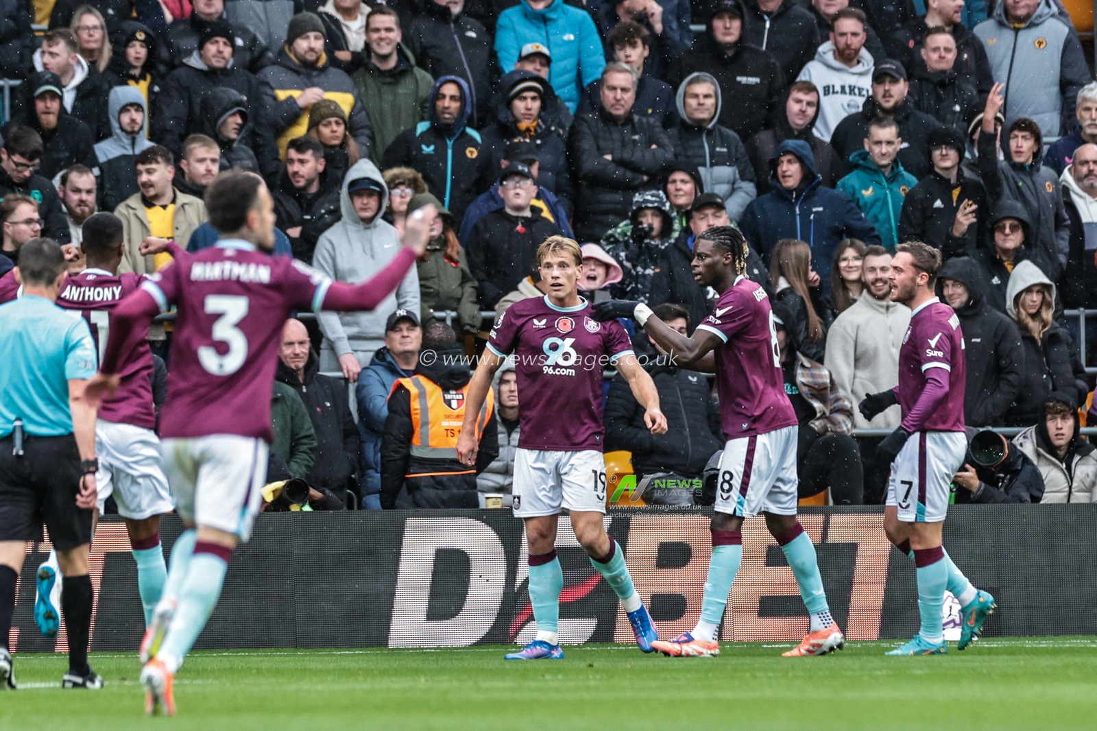 Marcus Edwards of Burnley celebrates his goal to make it 0-1 during the Premier League match Wolverhampton Wanderers vs Burnley at Molineux, Wolverhampton, United Kingdom, 26th October 2025

(Photo by Mark Cosgrove/News Images)