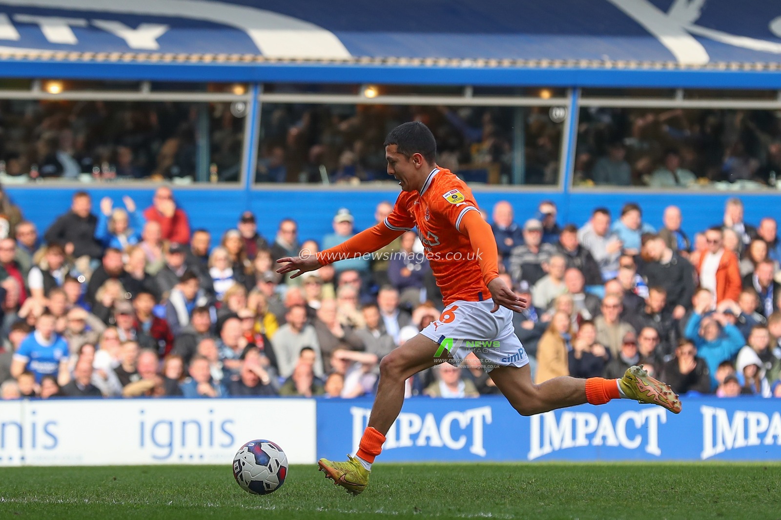 Ian Poveda #26 of Blackpool scores a goal to make it 0-1 during the Sky Bet Championship match Birmingham City vs Blackpool at St Andrews, Birmingham, United Kingdom, 22nd April 2023

(Photo by Gareth Evans/News Images)