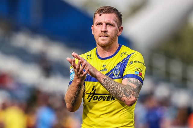 Marc Sneyd of Warrington Wolves applauds the fans after the game during the Betfred Super League Round 23 match Huddersfield Giants vs Warrington Wolves at Accu Stadium, Huddersfield, United Kingdom, 24th August 2025

(Photo by Alfie Cosgrove/News Images)