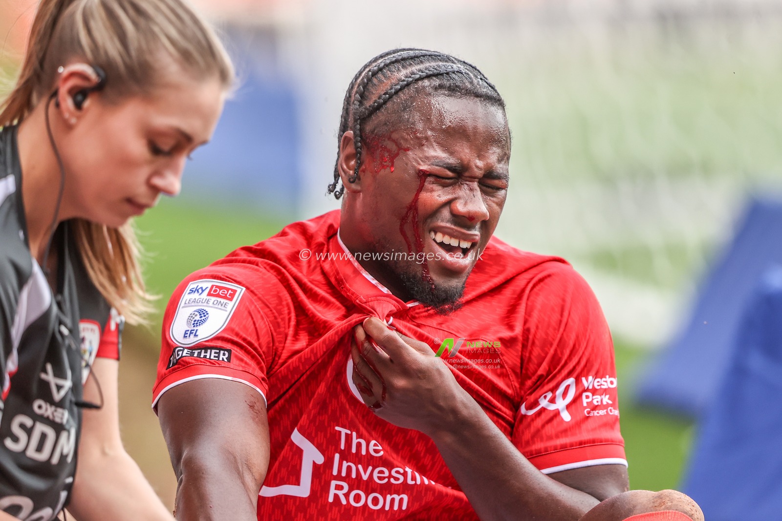 Reyes Cleary of Barnsley receives treatment for a head injury during the Sky Bet League One match Barnsley vs Bromley at Oakwell, Barnsley, United Kingdom on 15 August 2026

(Photo by Alfie Cosgrove/News Images)