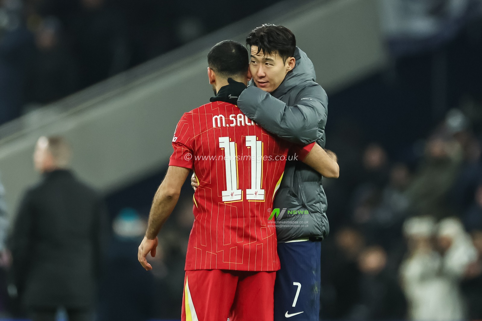 Mohamed Salah of Liverpool and Son Heung-Min of Tottenham Hotspur speak at the end of the Carabao Cup Semi-Finals First Leg Tottenham Hotspur vs Liverpool at Tottenham Hotspur Stadium, London, United Kingdom, 8th January 2025

(Photo by Mark Cosgrove/News Images)