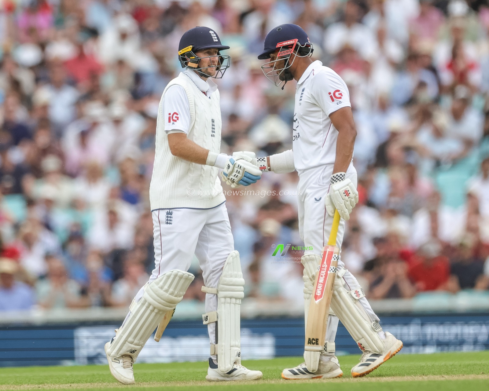 England captain Joe Root and Emilio Gay of England celebrate a 50 partnership during the 2nd Rothesay Test Match Day 2 match England vs New Zealand at The Kia Oval, London, United Kingdom on 18 June 2026

(Photo by Mark Cosgrove/News Images)