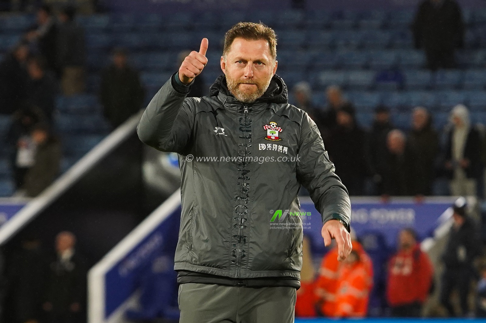 11th January 2020, King Power Stadium, Leicester, England; Premier League, Leicester City v Southampton : Ralph Hasenhuttl manager of Southampton gives a thumbs up to the traveling fans 

Credit: Kurt Fairhurst/News Images