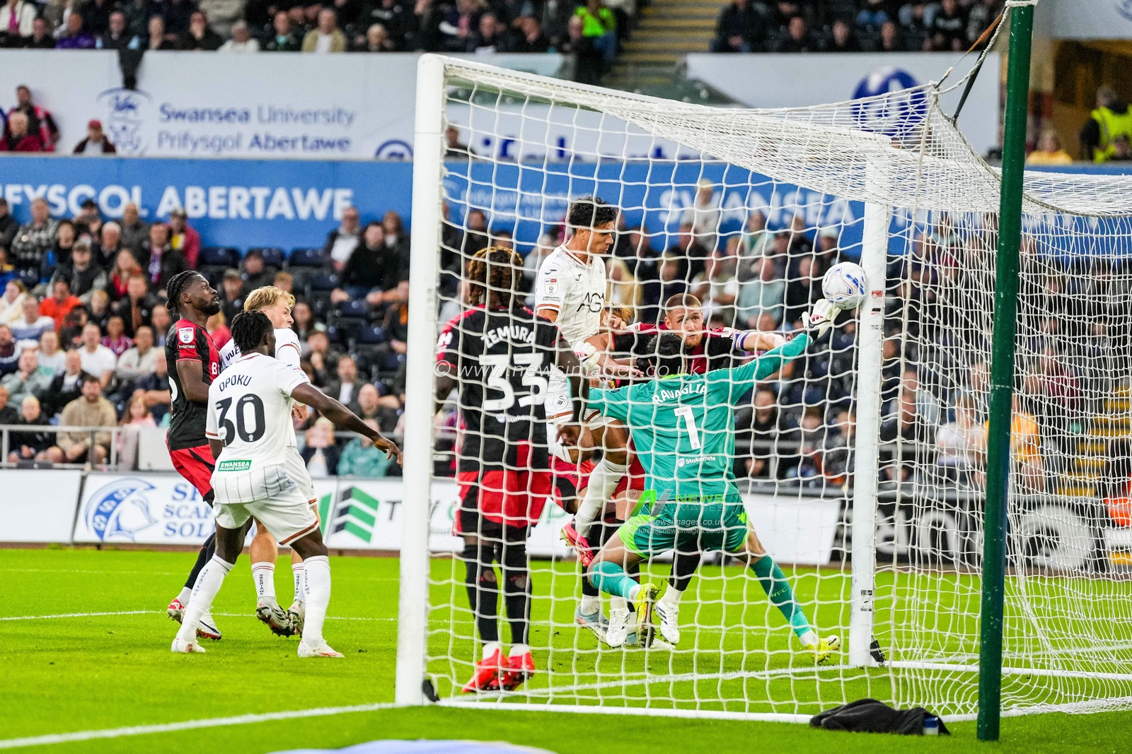 Marko Stamenic of Swansea City hits the post during the Sky Bet Championship match Swansea City vs Watford at Swansea.com Stadium, Swansea, United Kingdom on 01 September 2026

(Photo by Andrew Lewis/News Images)