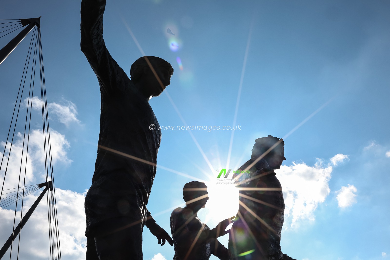 The sun shives though a statue tribute to legendary trio Colin Bell, Francis Lee, and Mike Summerbee during the Premier League match Manchester City vs Fulham at Etihad Stadium, Manchester, United Kingdom, 5th October 2024

(Photo by Mark Cosgrove/News Images)
