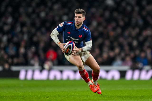 Matthieu Jalibert of France makes a break during the 2025 Guinness 6 Nations match England vs France at Allianz Stadium,, Twickenham, United Kingdom, 8th February 2025

(Photo by Craig Thomas/News Images)