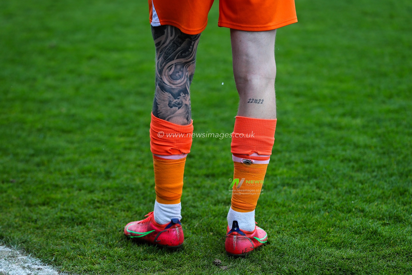 The tattoos of Hayden Coulson of Blackpool during the Sky Bet League 1 match Stevenage vs Blackpool at Lamex Stadium, Stevenage, United Kingdom, 18th April 2025

(Photo by Gareth Evans/News Images)