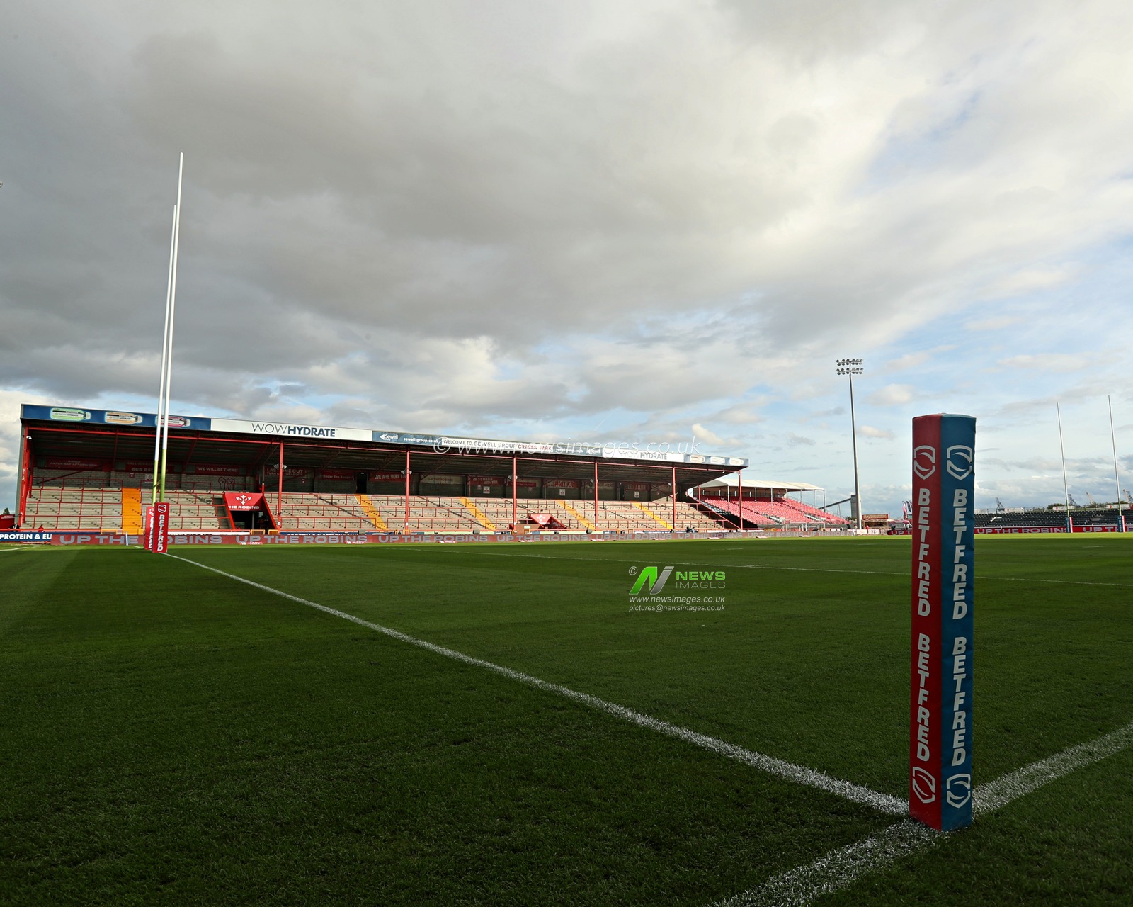 A general view of Sewell Group Craven Park before the Betfred Super League round 27 match Hull KR vs Warrington Wolves at Sewell Group Craven Park, Kingston upon Hull, United Kingdom, 18th September 2025(Photo by Sam Eaden/News Images)