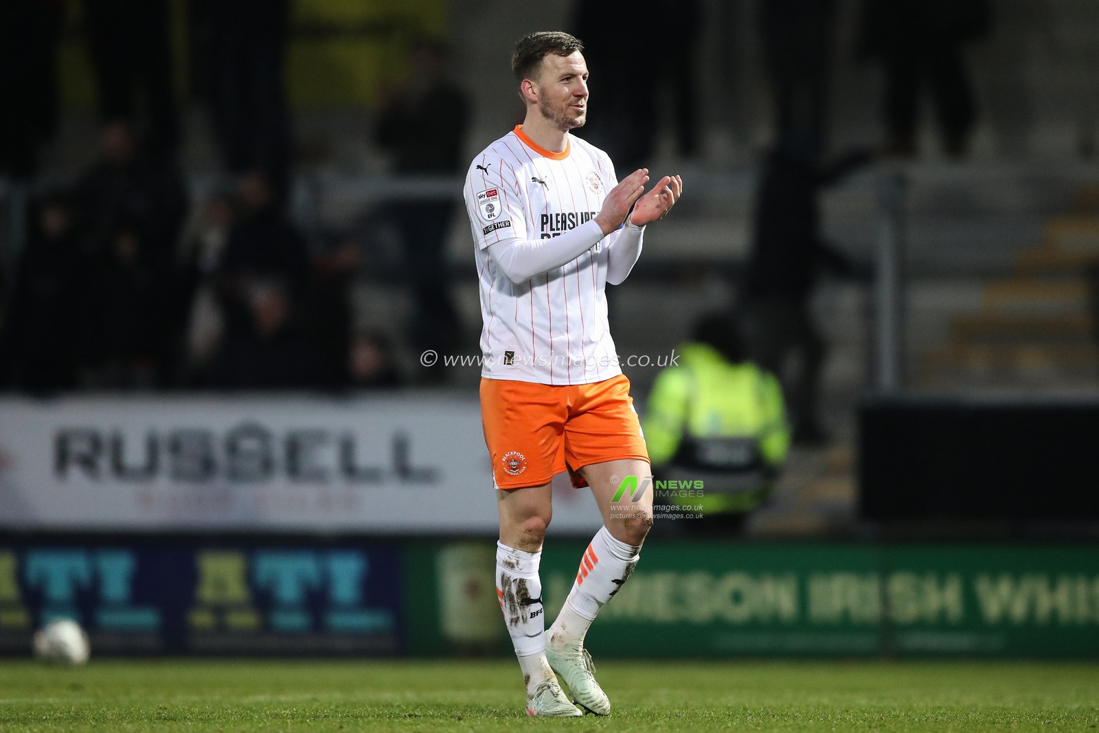 Lee Evans of Blackpool applauds the travelling fans after  the Sky Bet League 1 match Burton Albion vs Blackpool at Pirelli Stadium, Burton upon Trent, United Kingdom, 8th February 2025

(Photo by Gareth Evans/News Images)
