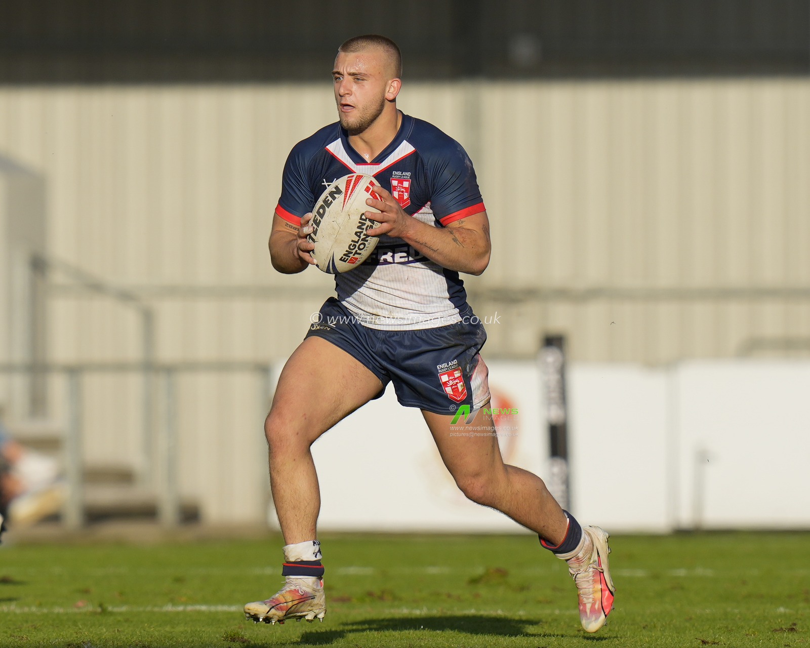 Mikey Lewis #6 of England during the Rugby League International match England vs Tonga at Totally Wicked Stadium, St Helens, United Kingdom, 22nd October 2023

(Photo by Steve Flynn/News Images)