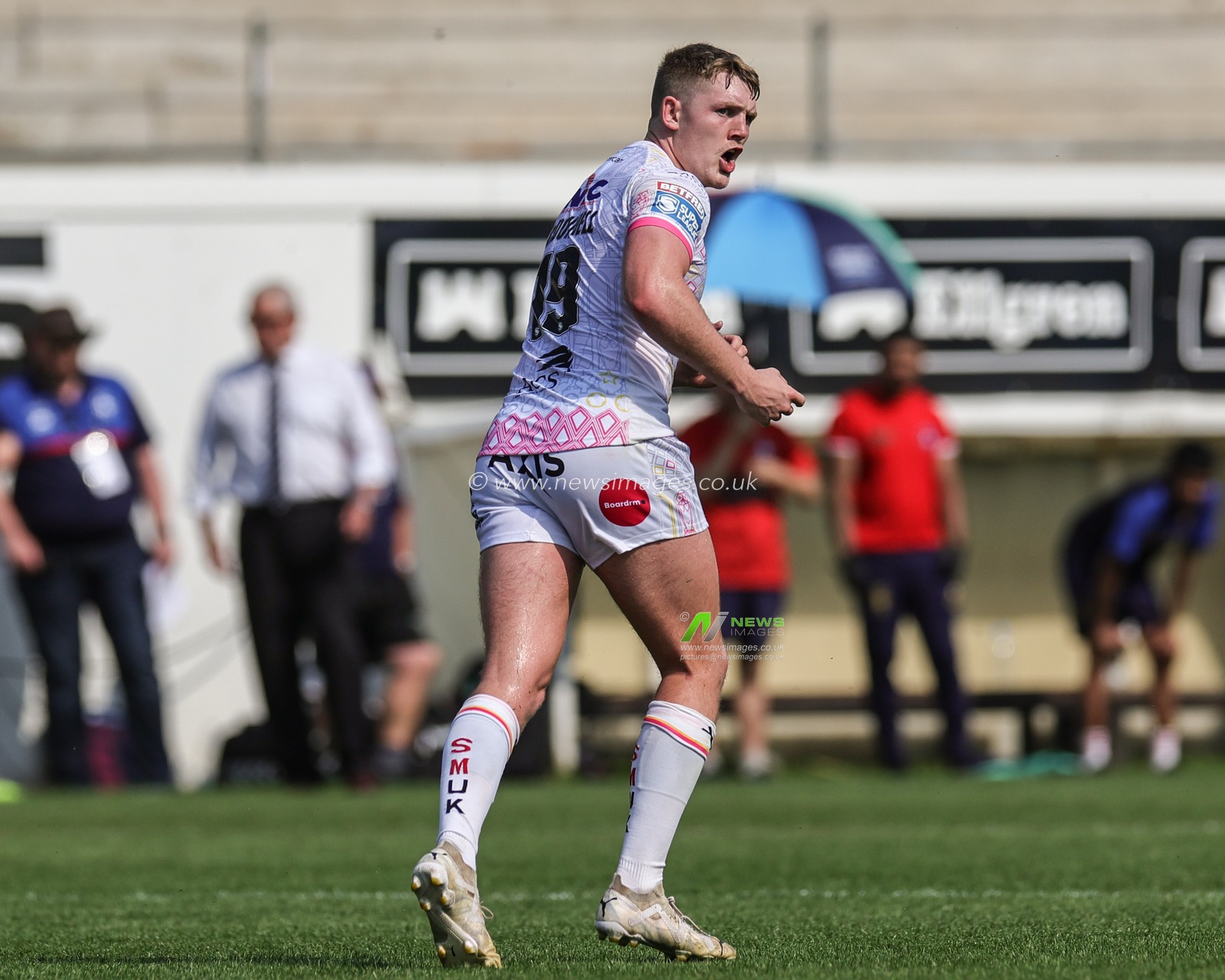 James McDonnell #19 of Leeds Rhinos during the Betfred Super League Round 15 match Wakefield Trinity vs Leeds Rhinos at The Be Well Support Stadium, Wakefield, United Kingdom, 11th June 2023

(Photo by Mark Cosgrove/News Images)