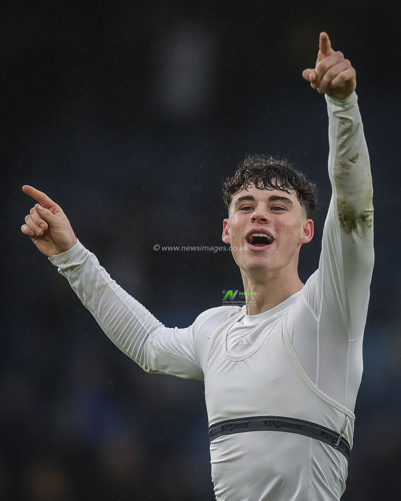 Archie Gray #22 of Leeds United celebrates after the Sky Bet Championship match Leeds United vs Ipswich Town at Elland Road, Leeds, United Kingdom, 23rd December 2023

(Photo by James Heaton/News Images)
