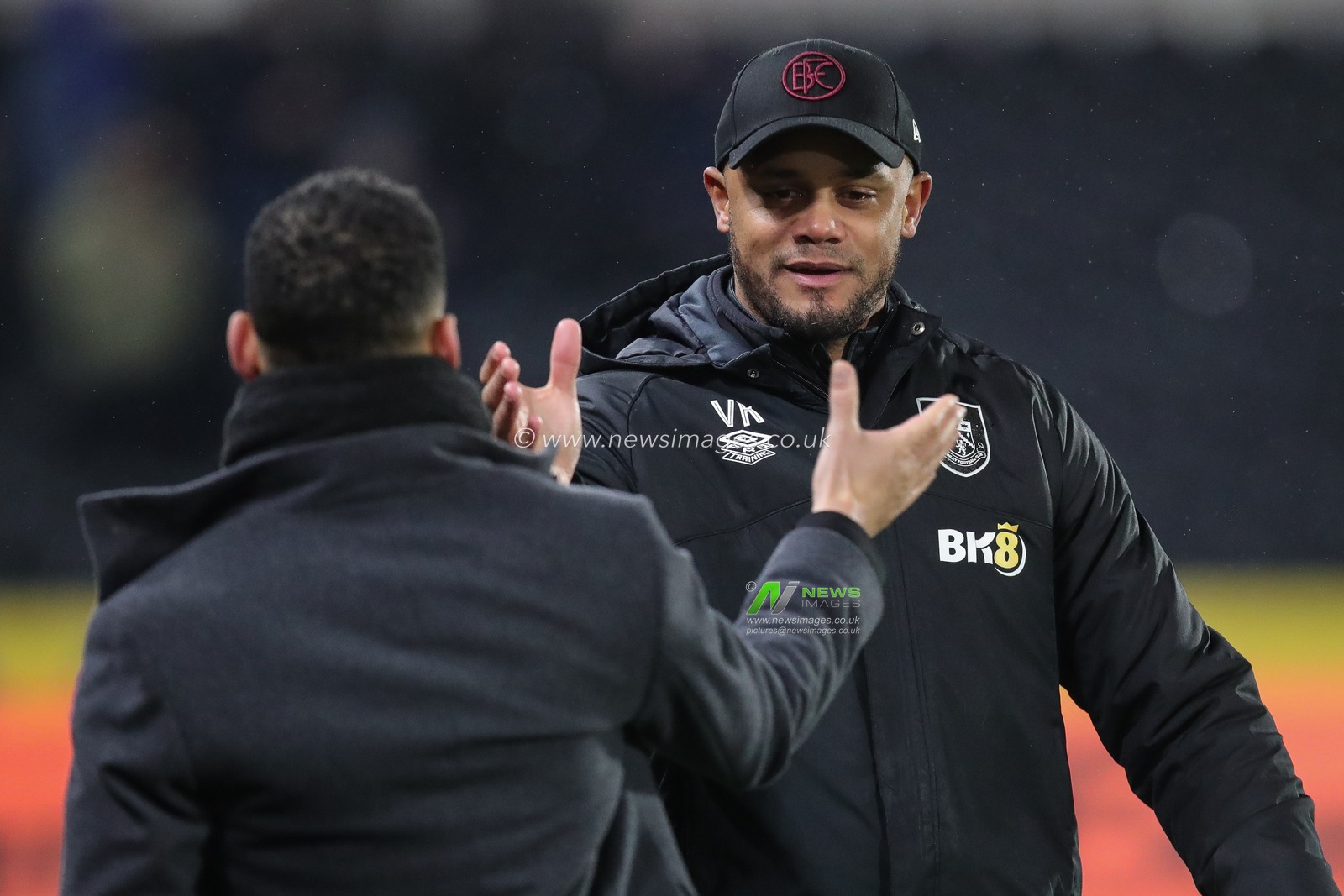 Vincent Kompany manager of Burnley shakes hands with Liam Rosenior manager of Hull City after the Sky Bet Championship match Hull City vs Burnley at MKM Stadium, Hull, United Kingdom, 15th March 2023

(Photo by James Heaton/News Images)