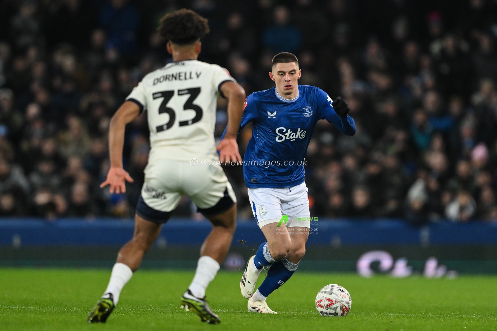 Vitaliy Mykolenko of Everton goes forward with the ball during the Emirates FA Cup 3rd Round match Everton vs Peterborough United at Goodison Park, Liverpool, United Kingdom, 9th January 2025

(Photo by Craig Thomas/News Images)