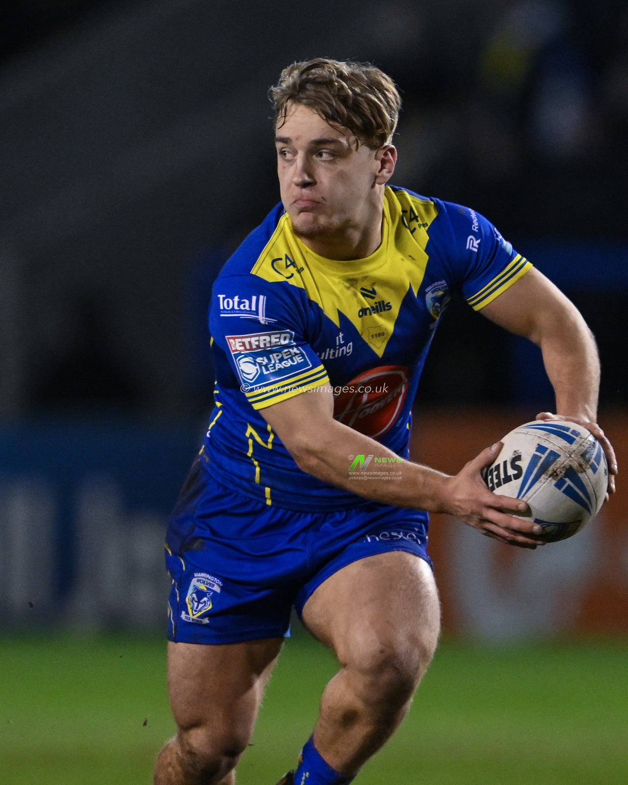 Leon Hayes of Warrington Wolves during the Betfred Super League Round 3 match Warrington Wolves vs Castleford Tigers at Halliwell Jones Stadium, Warrington, United Kingdom, 1st March 2024

(Photo by Craig Thomas/News Images)
