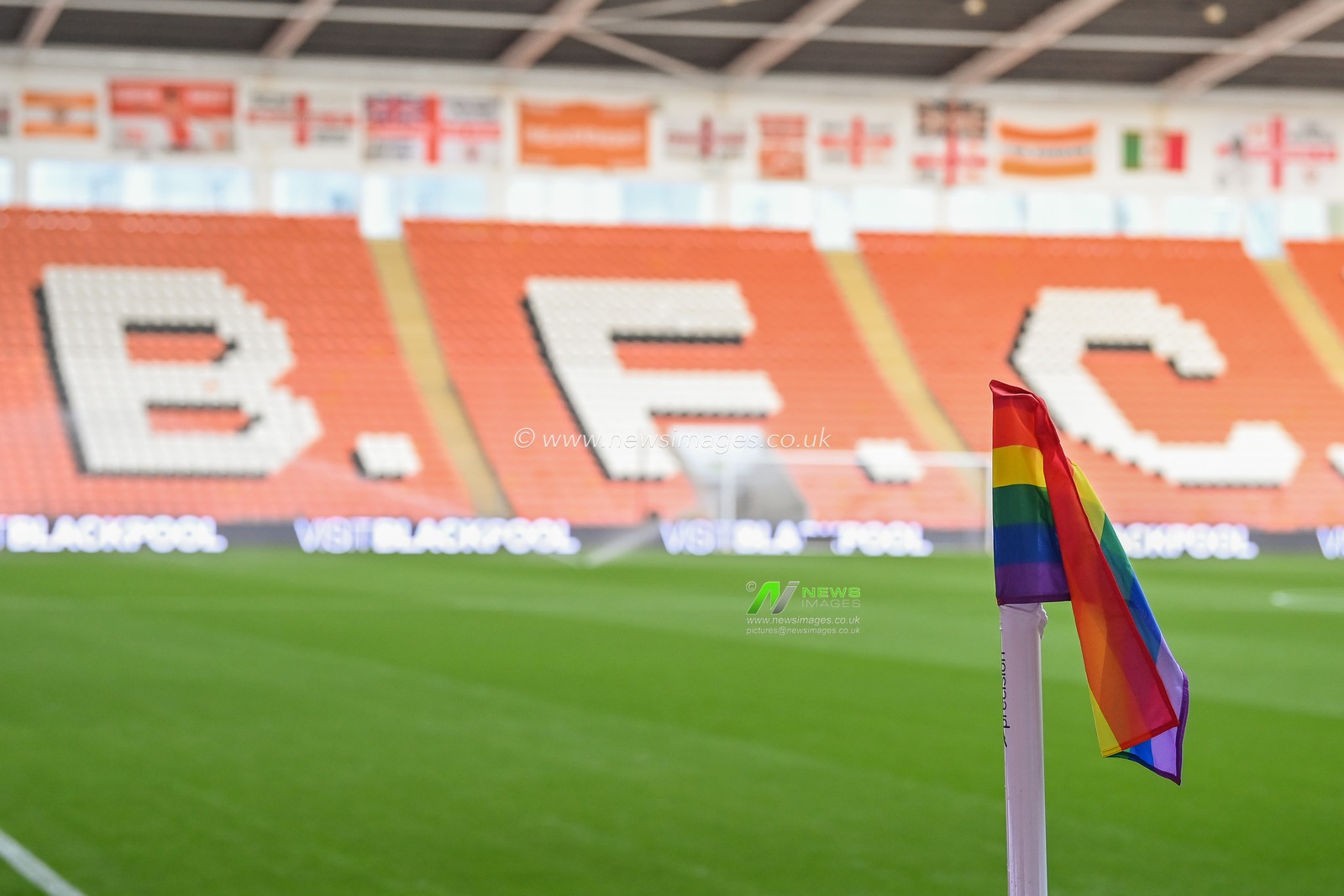 Rainbow corner flag in place ahead of the Sky Bet Championship match Blackpool vs Hull City at Bloomfield Road, Blackpool, United Kingdom, 19th October 2022

(Photo by Craig Thomas/News Images)